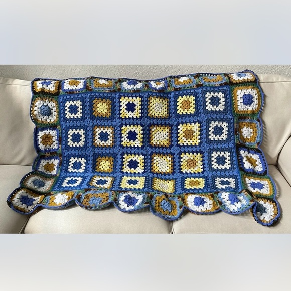 Vintage Crocheted Granny Square Throw Afghan Blanket Approximately 50”x60” - Picture 7 of 7